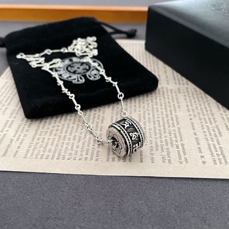 Ch*0me He**ts necklaces